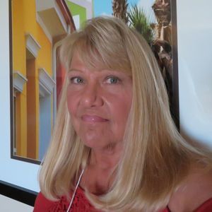 Meet your Posher, Elaine